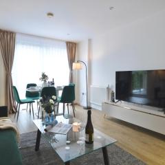 Modern 2 Bedroom Apartment Steps from Vauxhall St