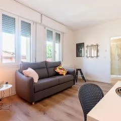 Chic Parma Little Flat Near City Center