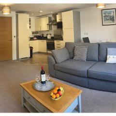 Zephyr - Bright Modern Apartment for Two