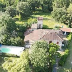 Maison de maître XVIIIème avec piscine chauffée