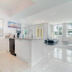 The Beachy Blues Suite - Casa Costa 308S Studio, Pools, Jacuzzi, Beach, Shops & Dog Friendly