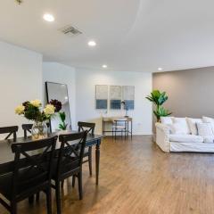 Lavish Living Lux Marina Views