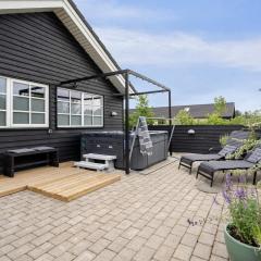 18 person holiday home in Nørre Nebel