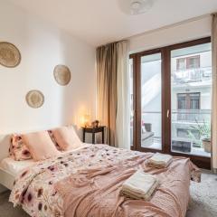 Home of Serenity - 2 BDR, free parking and terrace