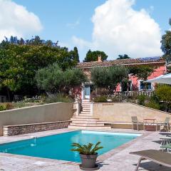 Awesome Home In Rochefort Du Gard