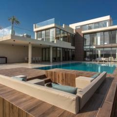 AK Luxury By Seahorse