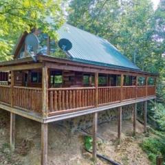 Secluded, private, romantic Four Bears cabin