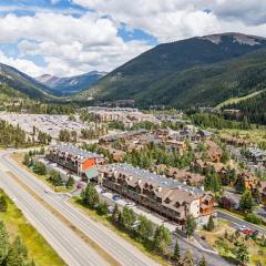 Cozy Ski-In Ski-Out Condo with Heated Pool