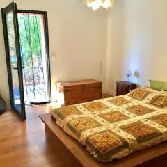 Chambre indépendante avec coin cuisine