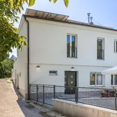 1 Bedroom Nice Home In Lukezi