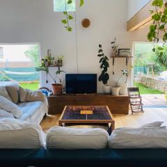 Villa nichée dans un écrin de verdure