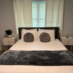 Charming Tampa 2BR - Near Busch Gardens & Zoo