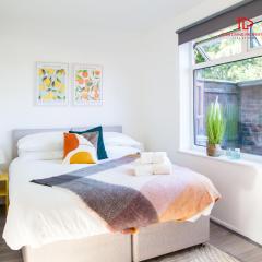 7Beds Contractor & Family Haven St Helens