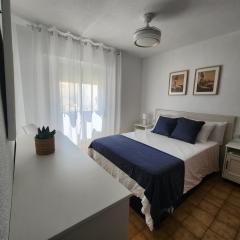 Seaview Terrace, Beachfront Bliss & Towncenter - Terraza con vistas al mar, a pie de playa y céntrico
