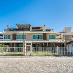 Apartamento térreo com 02 dormitórios