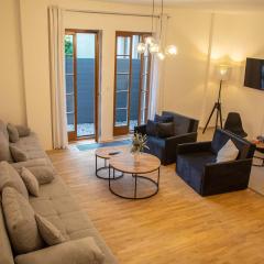 New City Centre Garden Apartment - Central Location