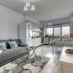 Homie Gray Apartment - Private Parking - Self Check-In