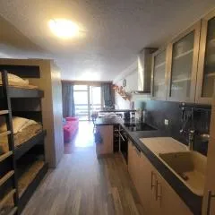 Studio ensoleillé avec balcon au centre de Montgenèvre, proche commodités et pistes - FR-1-266-128