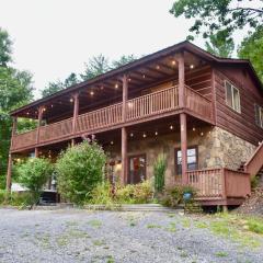 East Tennessee Family Mountain Retreat with Private Vineyard