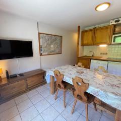 Appartement cosy au pied des pistes avec balcon, wifi et parking - FR-1-505-92