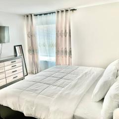 Spacious 4-bedroom house,6beds with office space