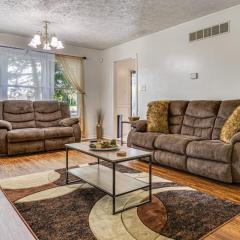 14 Mi to Lucas Oil Stadium Home with Fire Pit!