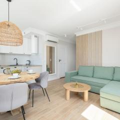Stylowy Apartament 400 m od Plaży by Noclegi Renters