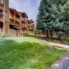 1 Bedroom Condo In West Keystone Near Lakeside Village
