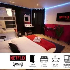 Red Room - Olympe Suites & Spa Lille, Croix, Roubaix