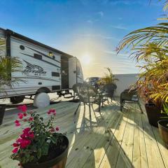 Camper close to beach with BBQ and Bicycles