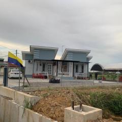 Tiny house by Cg Azizan & Milah