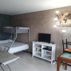 "Cosy & Modern" Logement avec parking privé et proche métro Paris !