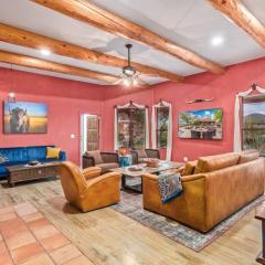 Stunning Secluded Ranch, Sleeps 8, Pool and Jacuzzi