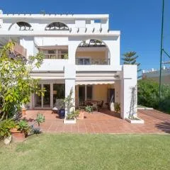 Apartamento con piscina en 1ª línea Golf La Quinta