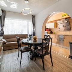 Black Sea Spacious 3BR Apartment by Flat Manаger