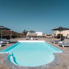 Mythique Pool Residence