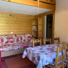 Duplex classique 6/7 pers, balcon, Les Menuires - FR-1-452-36