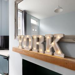 Ebor Place - Stunning Period Home With Free Parking