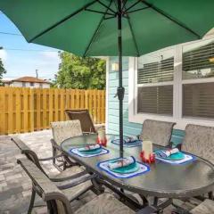 Coastal Cottage - Just 7 Minutes to the Beach and Downtown!