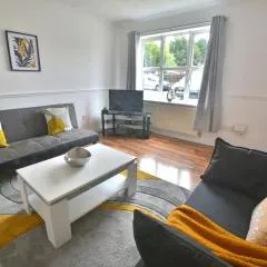 Victoria Dock 3 Bedroom House sleeps 5-Free Parking-Contractor Long Stay