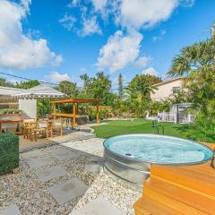 Tank Pool, Putting Green & 1 Mile To The Beach!