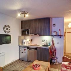 Charmant 3 pièces rénové 30m², accès direct aux pistes, parking couvert, Les Menuires - FR-1-178-388