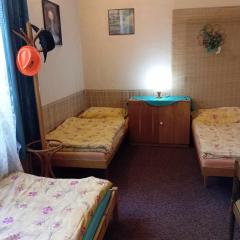 Stará škola - třílůžkový pokoj v pohodlí a klidu