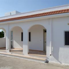 Villetta Misia con Piscina a 350 mt dalla spiaggia Specchiarica di San Pietro in Bevagna