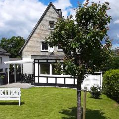 Landhaus Augenblicke in Olsberg - modernes Ferienhaus mit Garten