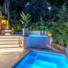 Casa Luxe - Cold Plunge, Sauna, Pool, & Jacuzzi!