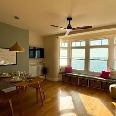 The Panoramic - Beach Front Apt - No Guest Fees