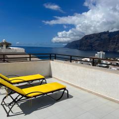 Room in 4 bedroom penthouse with stunning patio