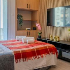 Beautiful One Bedroom Apartment, 186 Meters to Beach, Central Location Next to Cafes & Bars