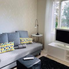 Kotimaailma Helsinki - Valoisa yksiö Tikkurilan kupeessa